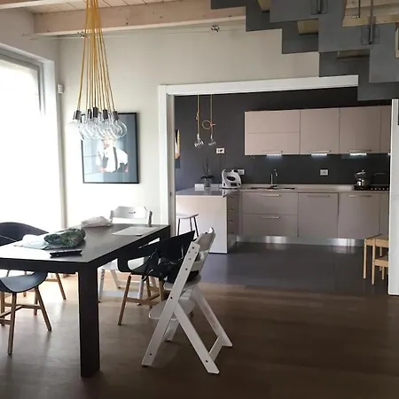 וילה Casa Indipendente Con Giardino In Citta